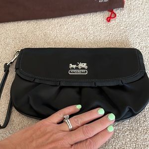 Coach wristlet almost new!!